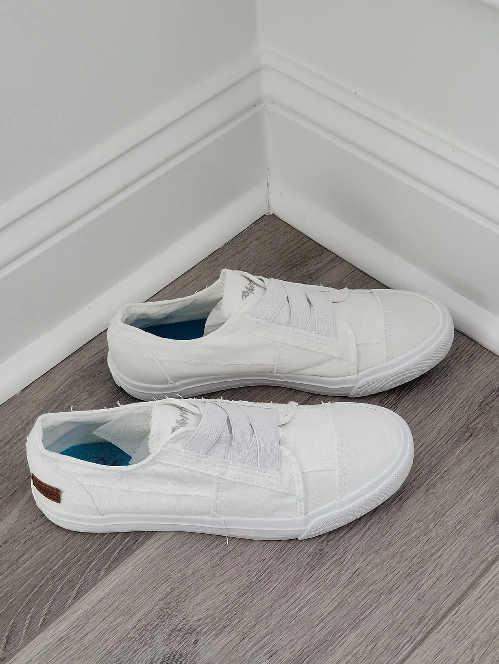 Blowfish Marlo White Slip-On Sneakers Size 8.5M